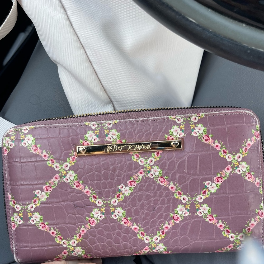 Betsey Johnson Purple Mauve Floral Faux leather Women's Wallet